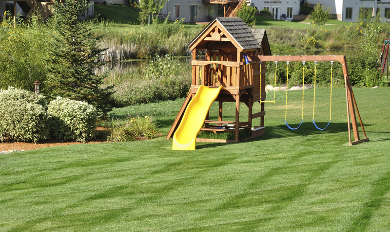 Kinderspielturm im Garten